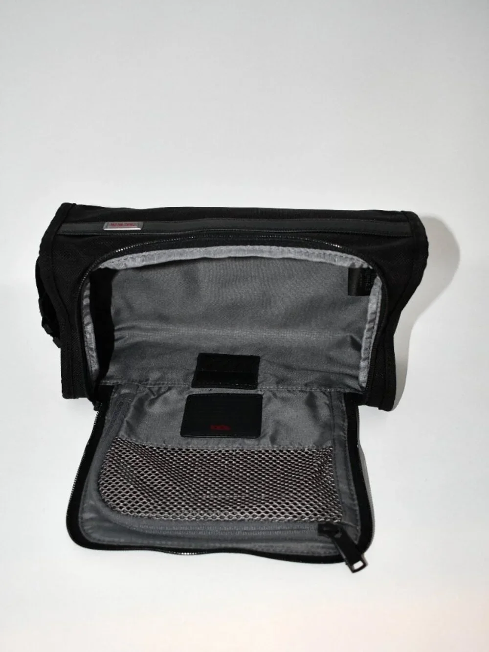 Tumi Alpha 3 Travel Kit in Black #117253-1041 NWT